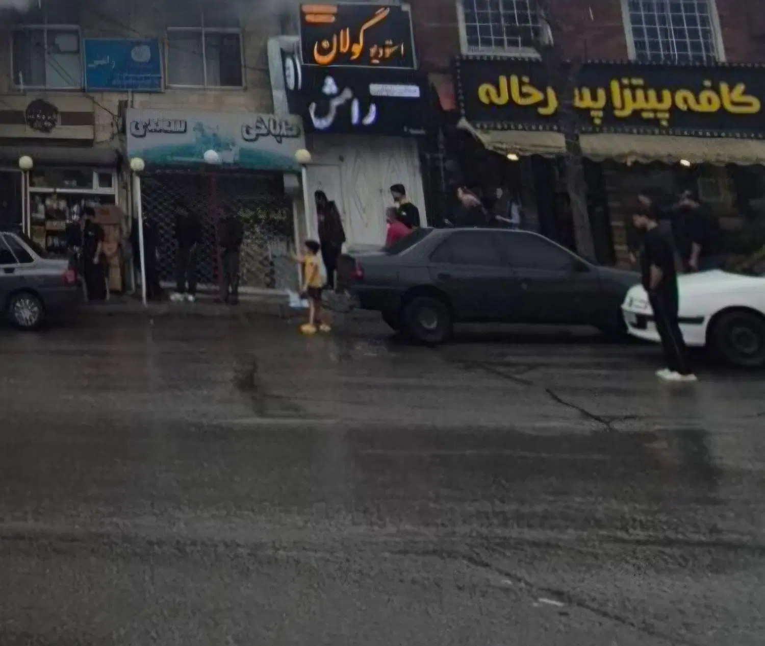 مغازه 12 متری بروی خیابان شهرک سعدی
