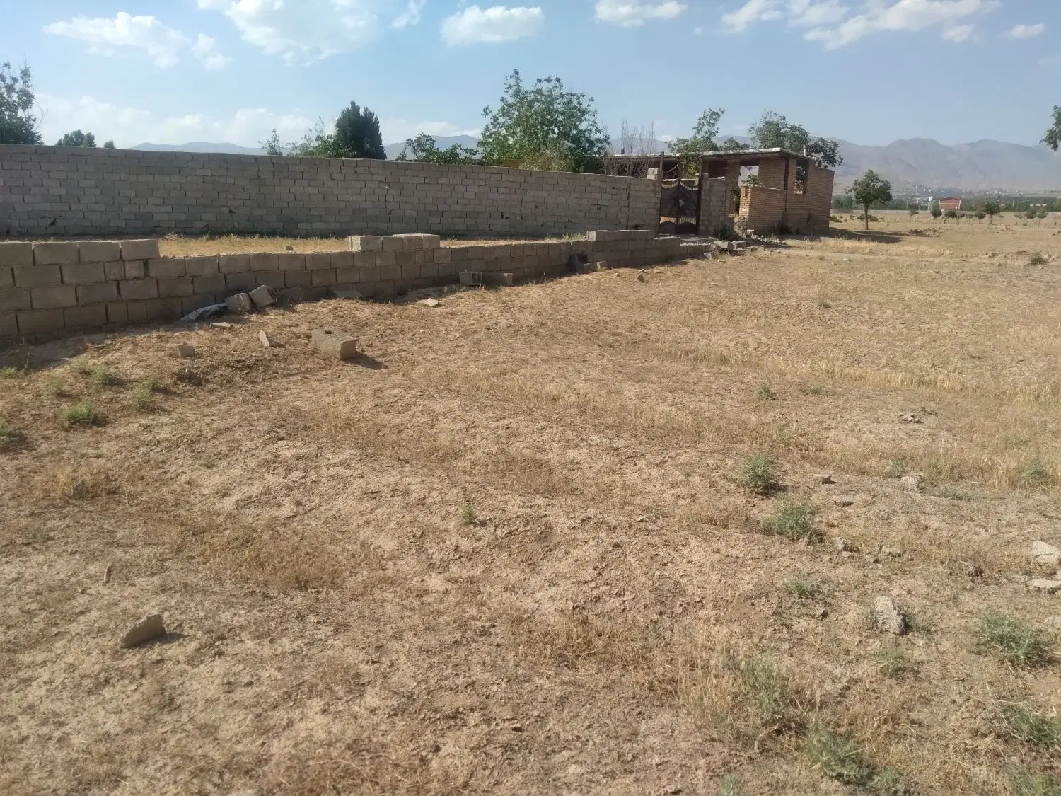 ۲۰۶ متر زمین در کردان کوهسارچندار