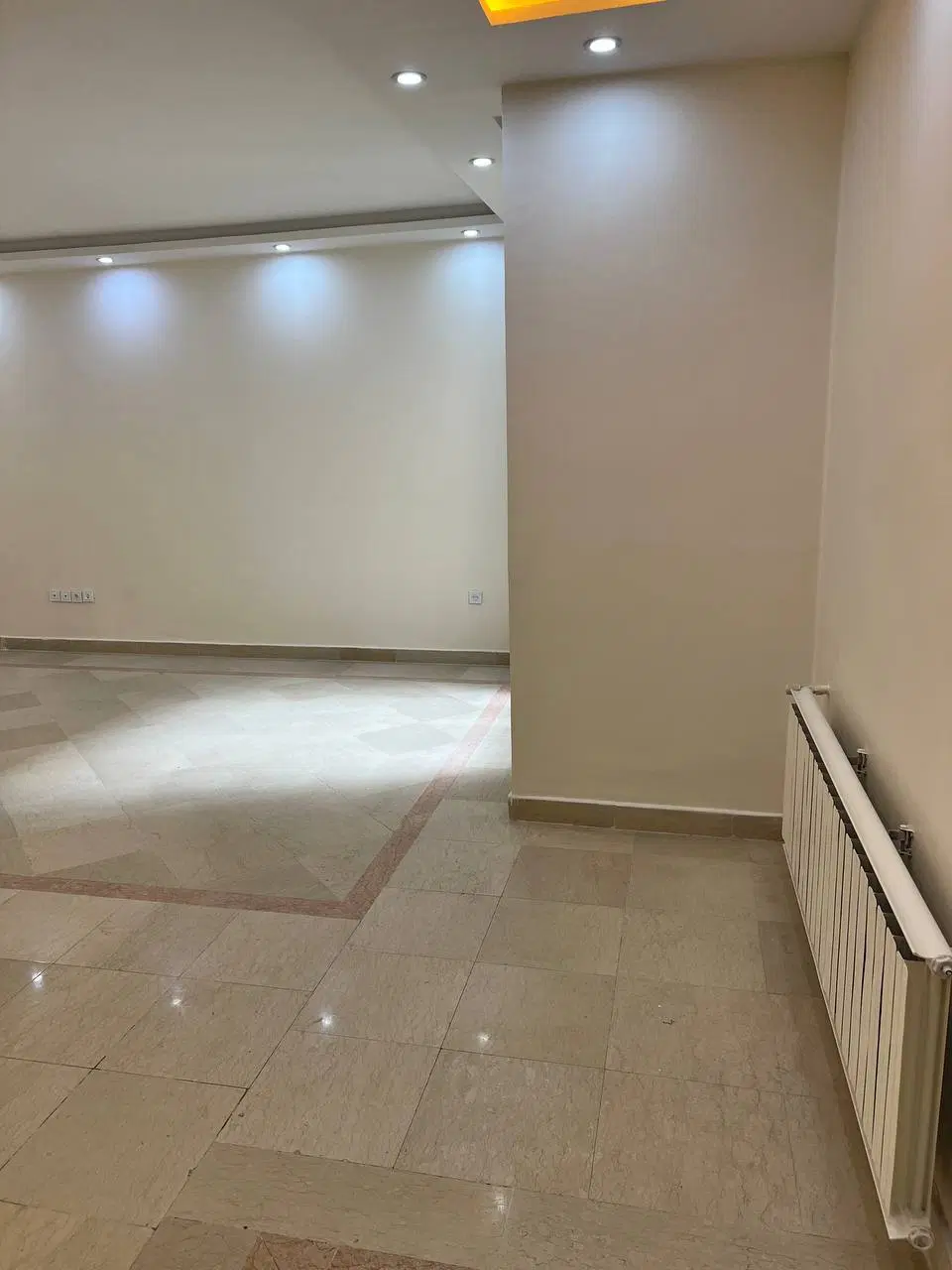 ۷۲ متر دو خوابه فول استخر دار میدان عقیلی