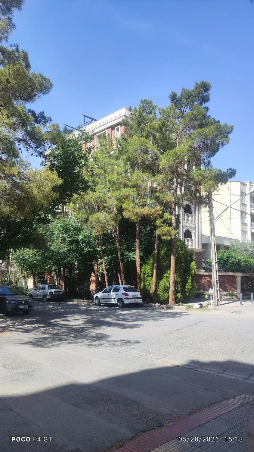 منزل مسکونی اداری دوطبقه ۱۷۰ متری دربست بلوار ملت
