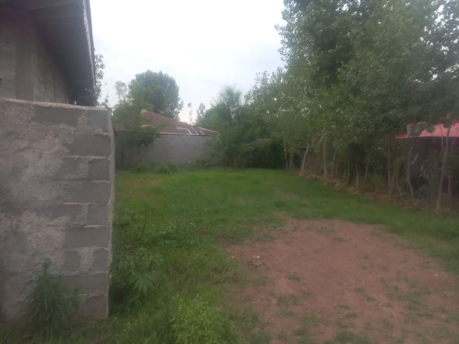 زمین ۳۰۰ متری