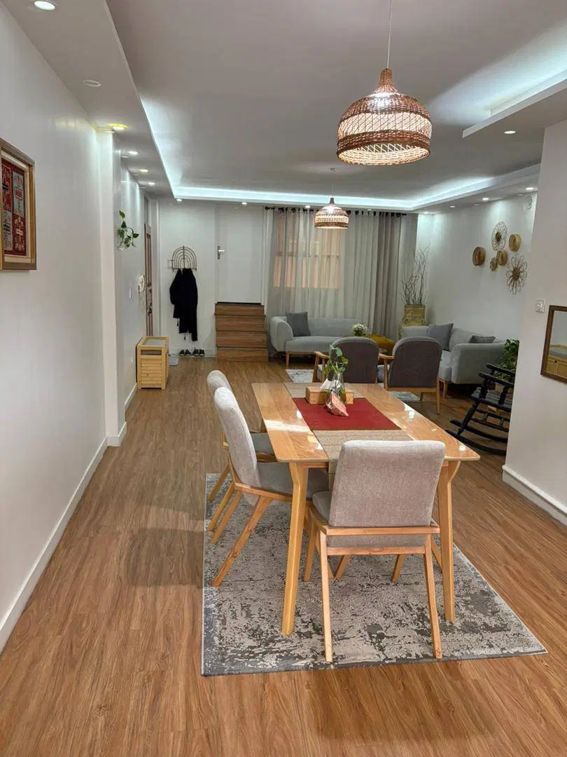 آپارتمانی در فلکه دوم شاه نشین