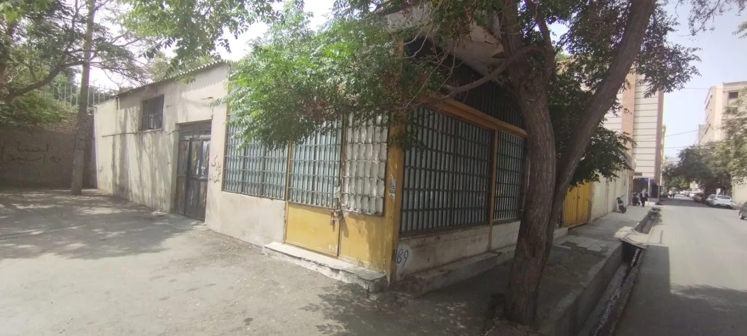 زمین گاراژی ۳۴۰ متر