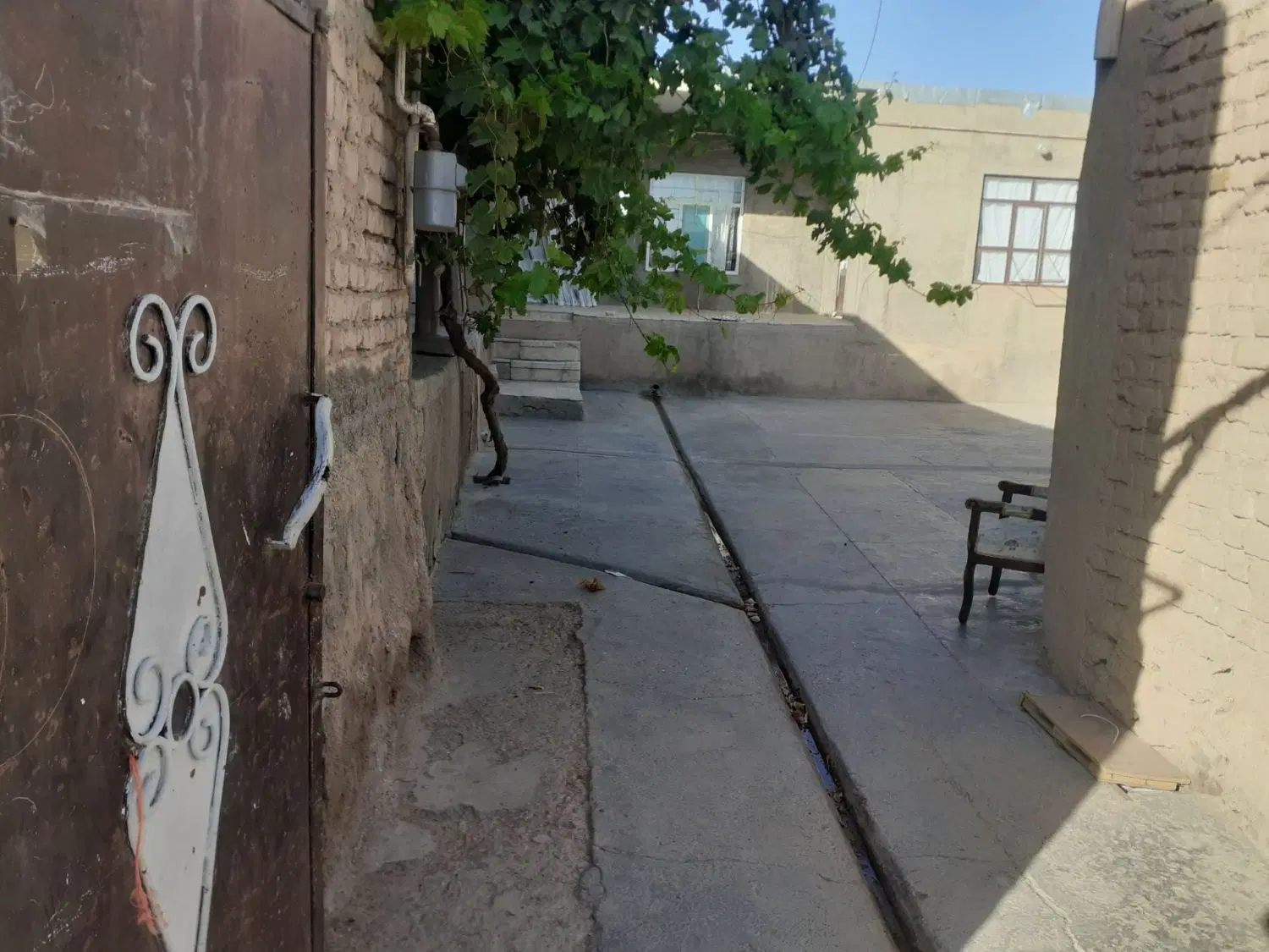 ساختمان ویلایی در روستای خورهشت