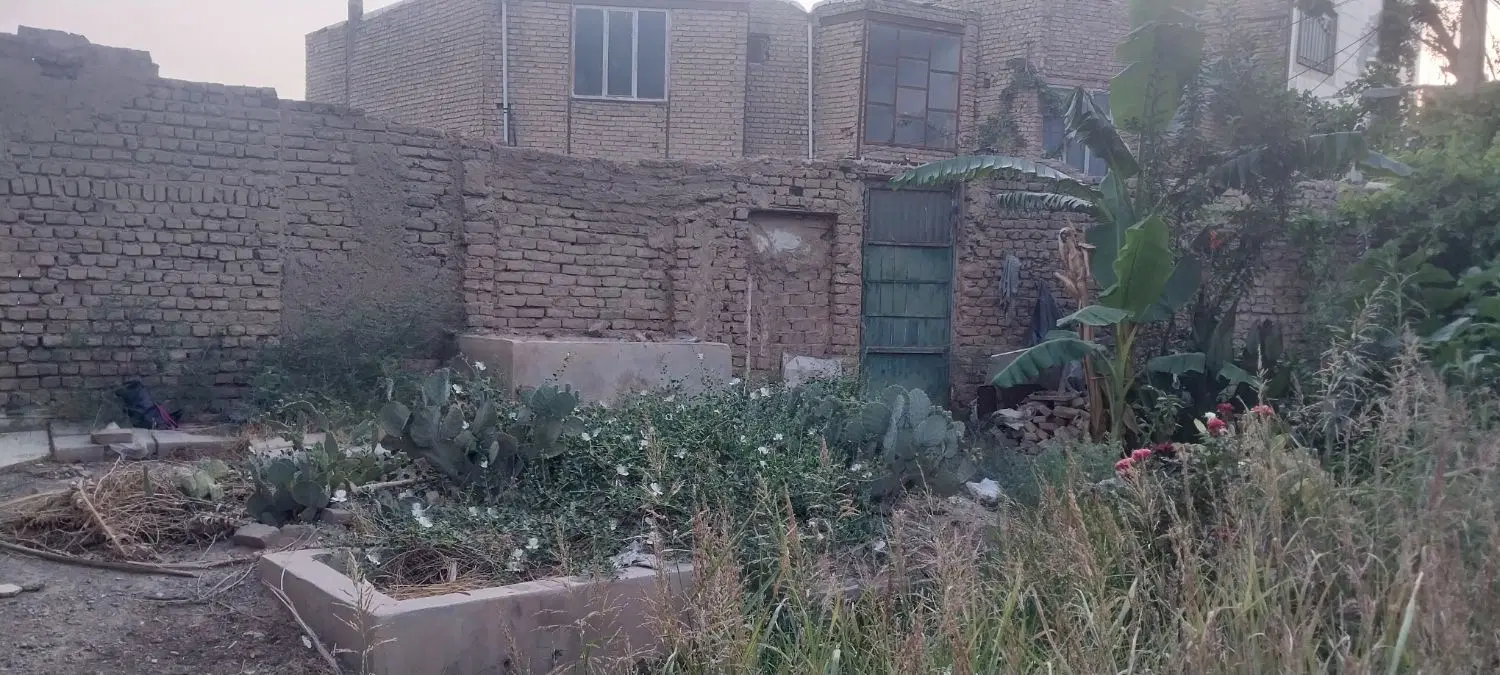 یک قطعه زمین به متراژ ۱۴۳به فروش می‌رسد قولنامه ای