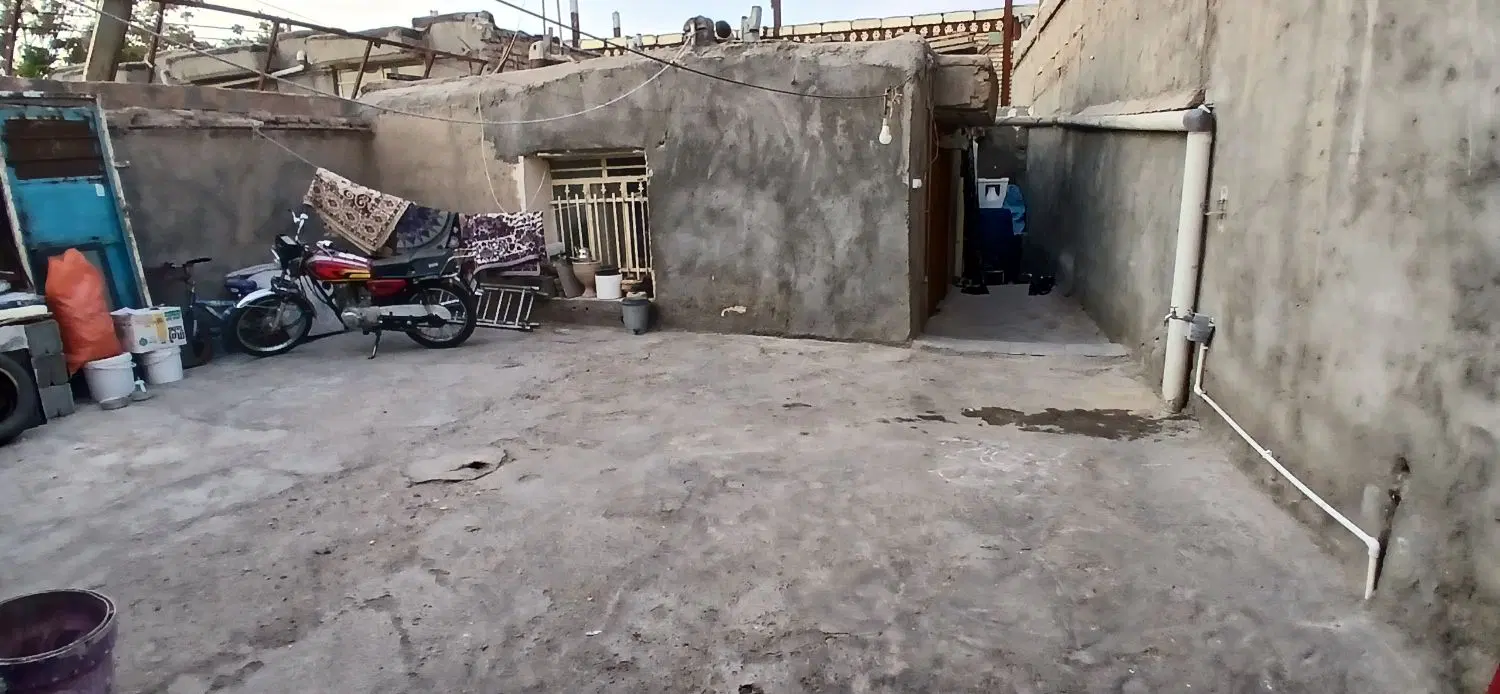 خانه ۱۳۰ متری