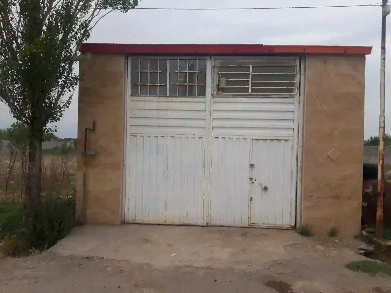کارگاه‌ ۱۰۰ متر