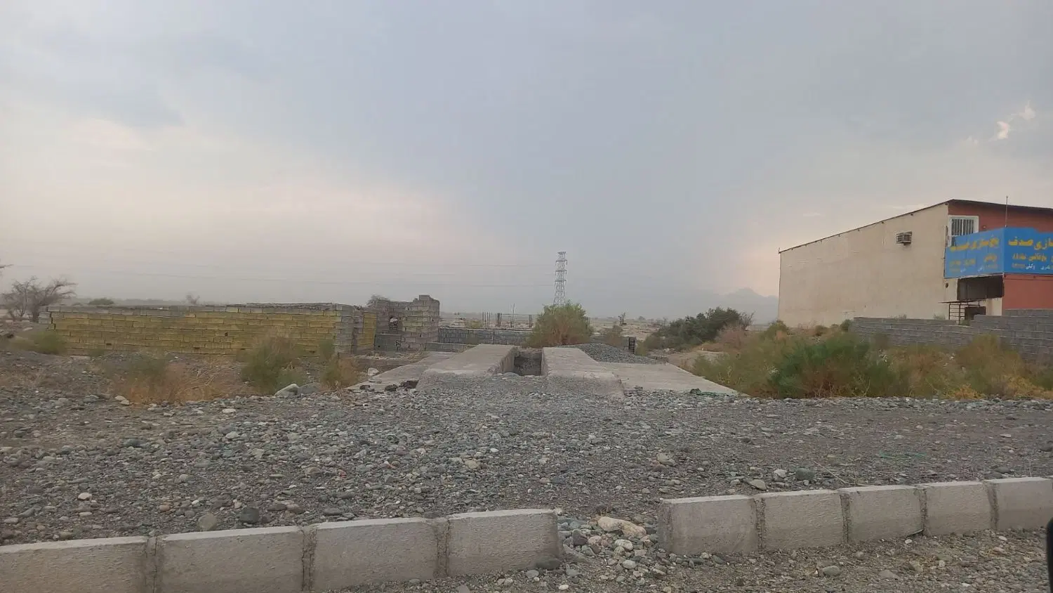 فروش ۴۲۰مترمسکونی بعدکارخانه ی یخ