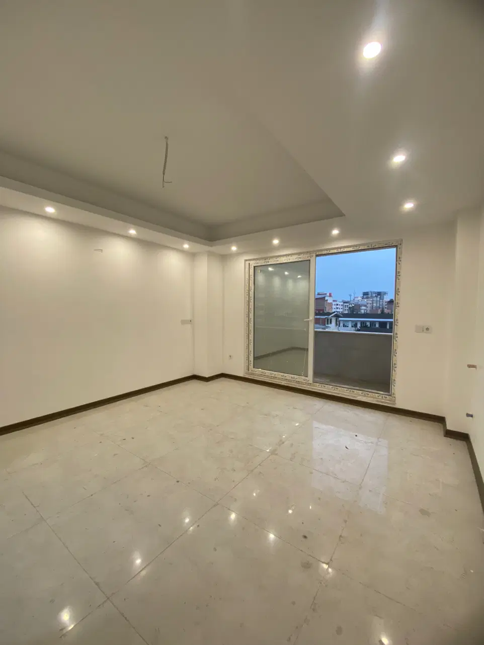 فروش ۱۰۰متر آپارتمان نوساز در خ‌ساری
