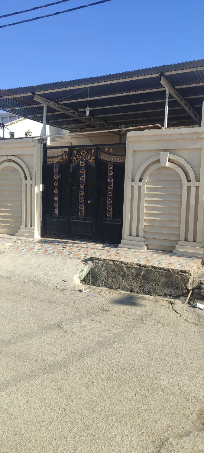 شیبان خیابان اردیبهشت