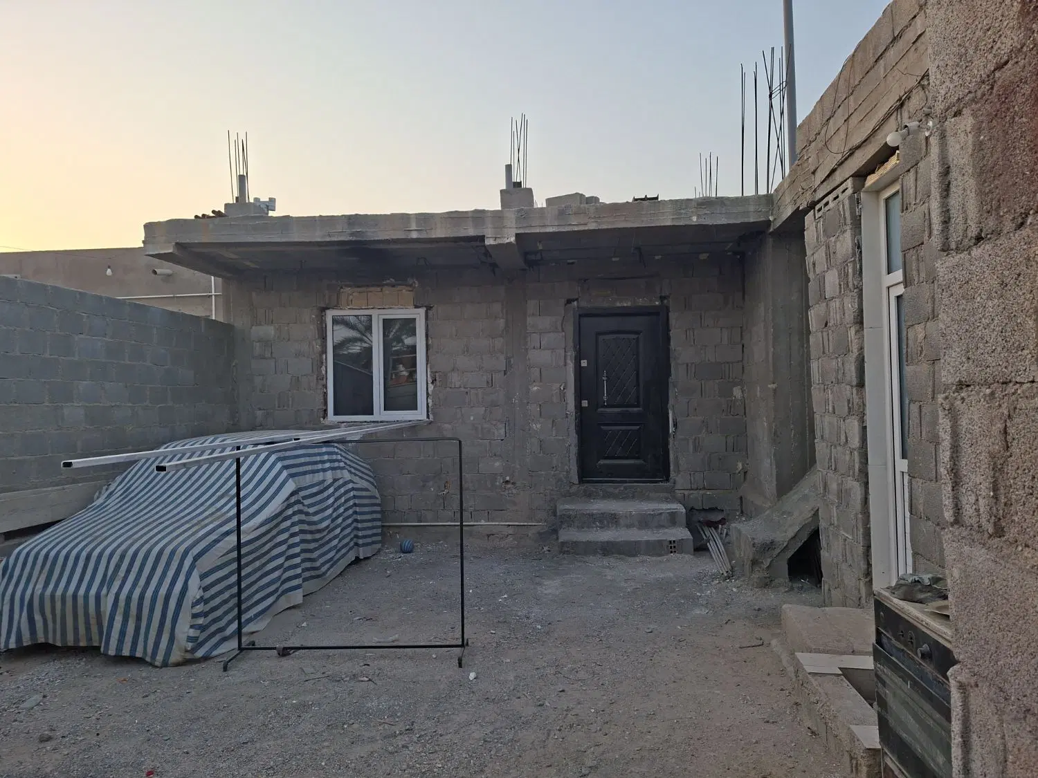 منزل ویلایی ۱۲۰ متری + مغازه ۲۴ متری ،شهر کاکی