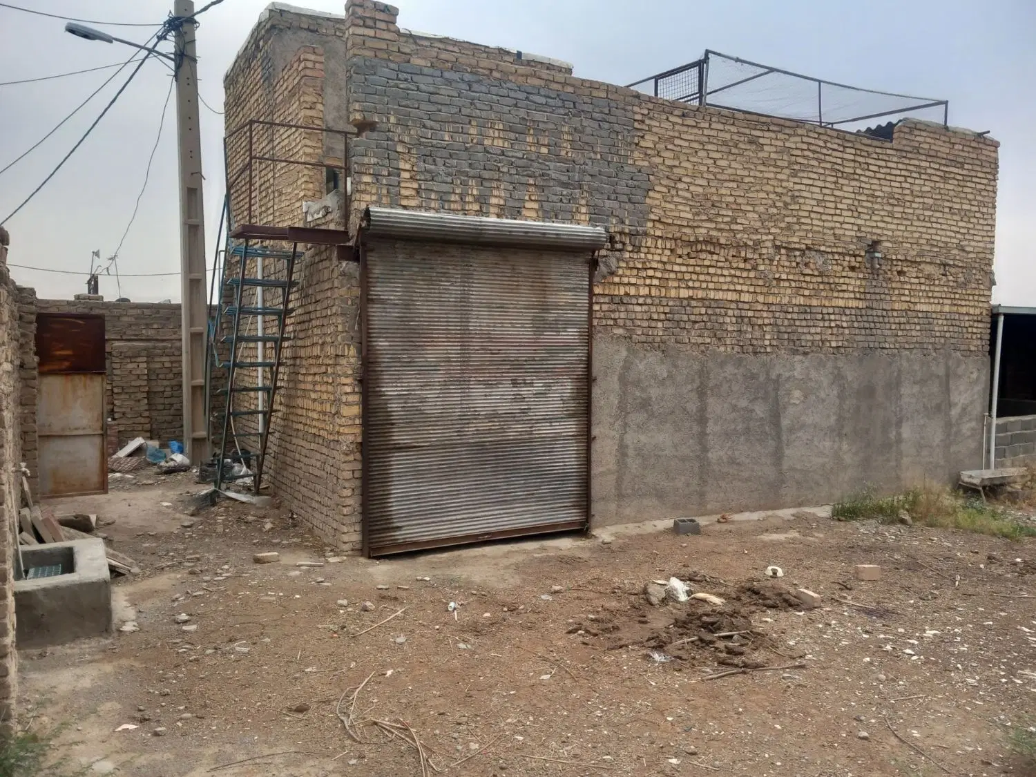 زمین سوله