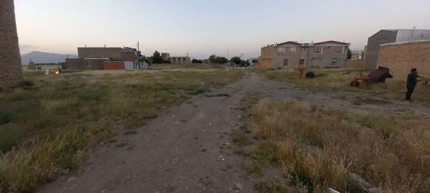 زمین و مسکن