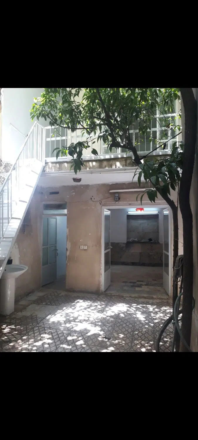 رهن و اجاره خانه ۲ طبقه دربست با یک سرویس