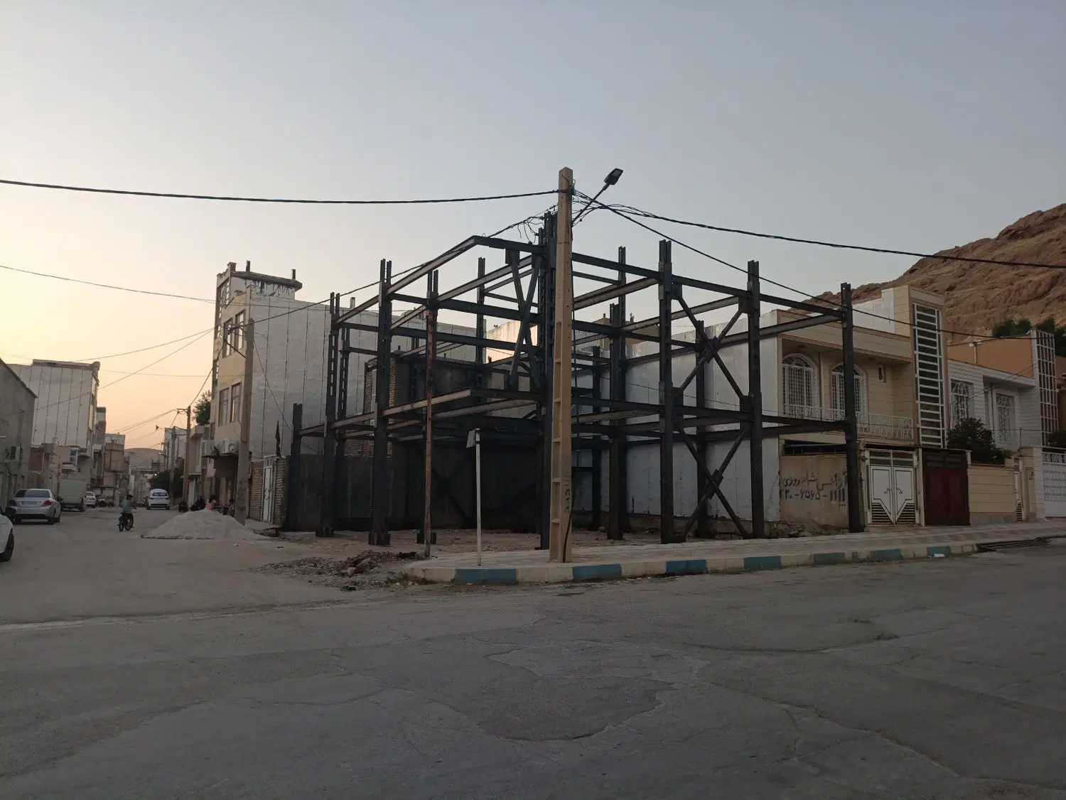 فروش اسکلت فلزی ورق‌خور - تحویل فوری