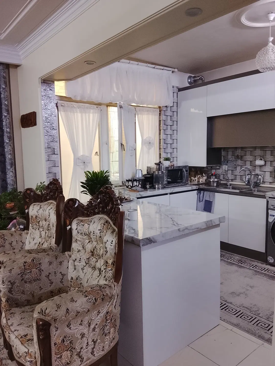 ۸۰ متر ، تک واحدی، آسانسور +پارکینگ ، شمالی و تمیز