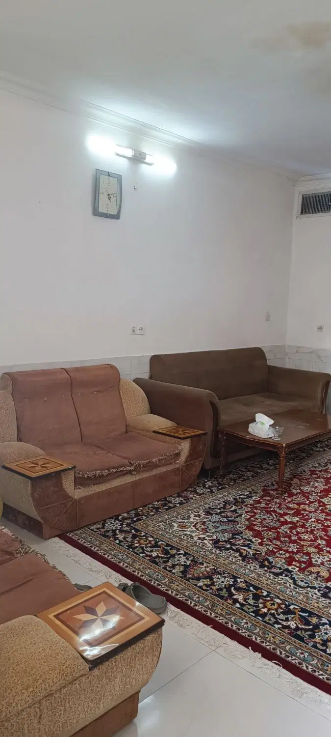 منزل حیاط دار فروشی با قیمت مناسب