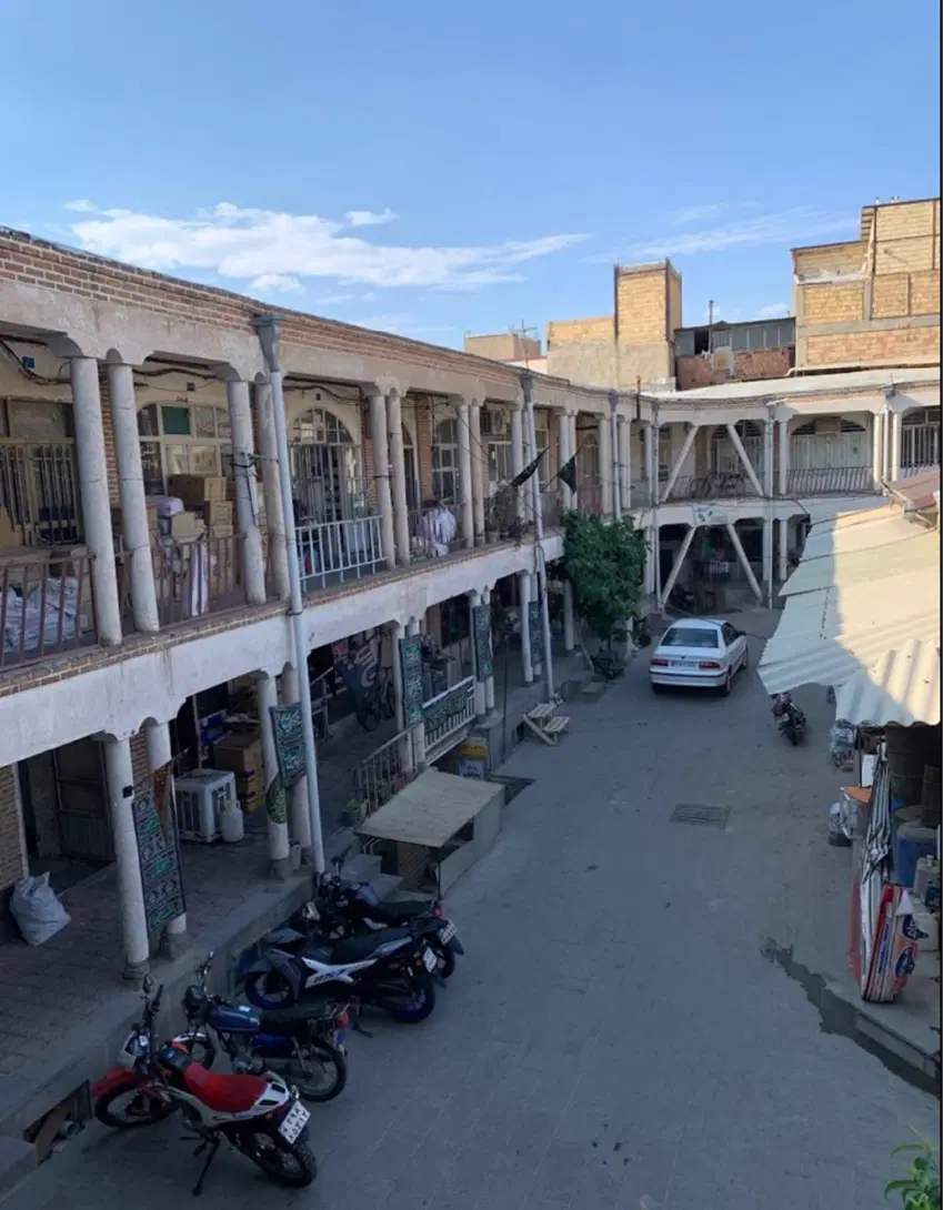مغازه میدان صاحب الامر تبریز