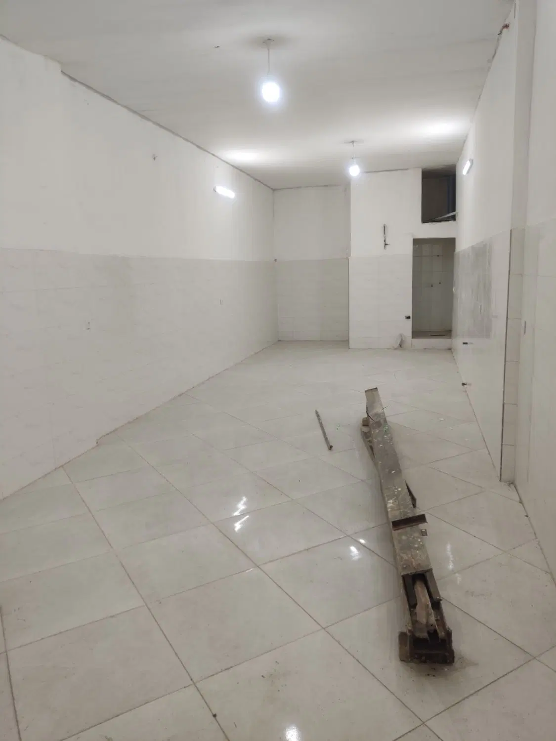 مغازه 70 متری