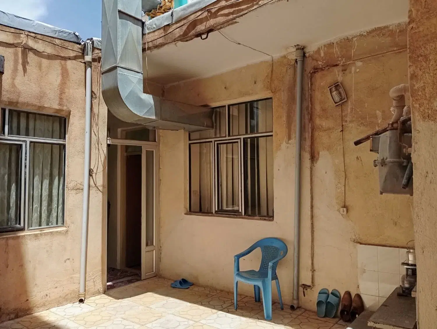 مغازه تجاری مسکونی