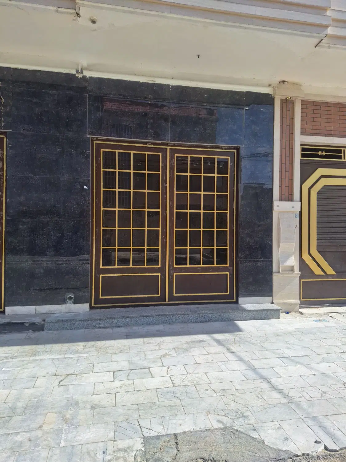 مغازه فروشی