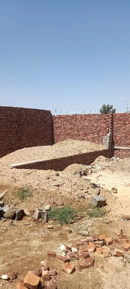 زمین فروشی