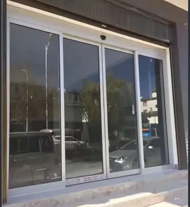 مغازه تجاری حاشیه چهار راه امام