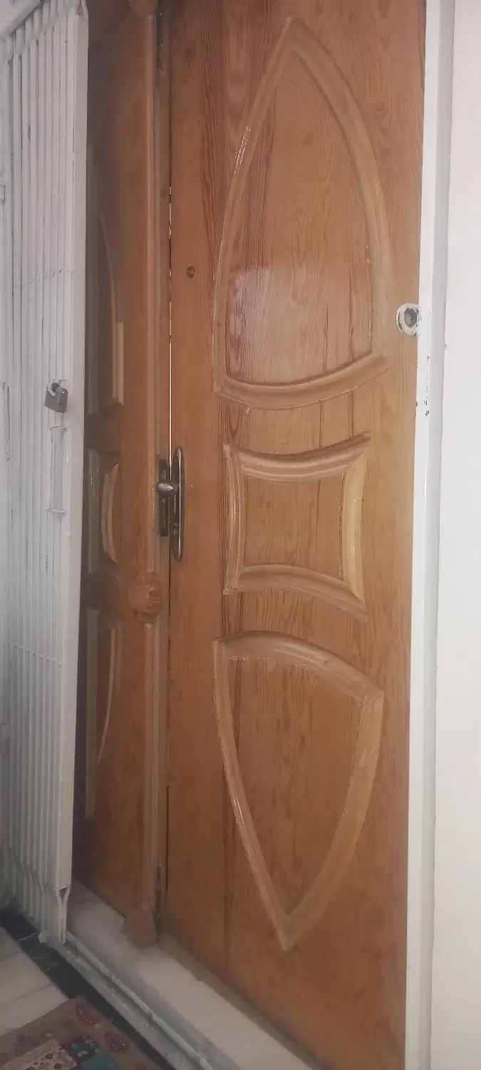 یک واحد مسکونی در سناباد