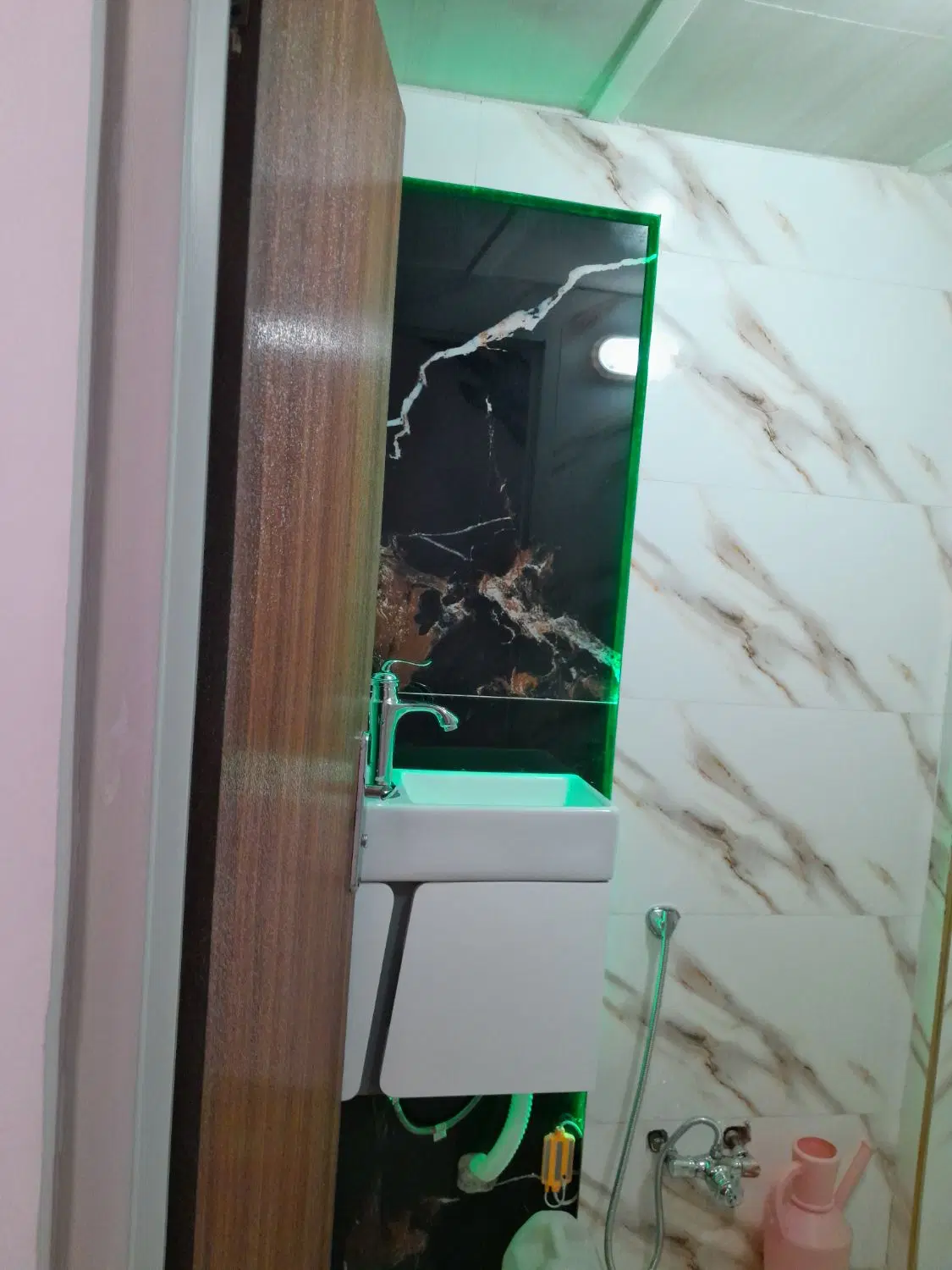 خانه آپارتمانی تازه ساخت