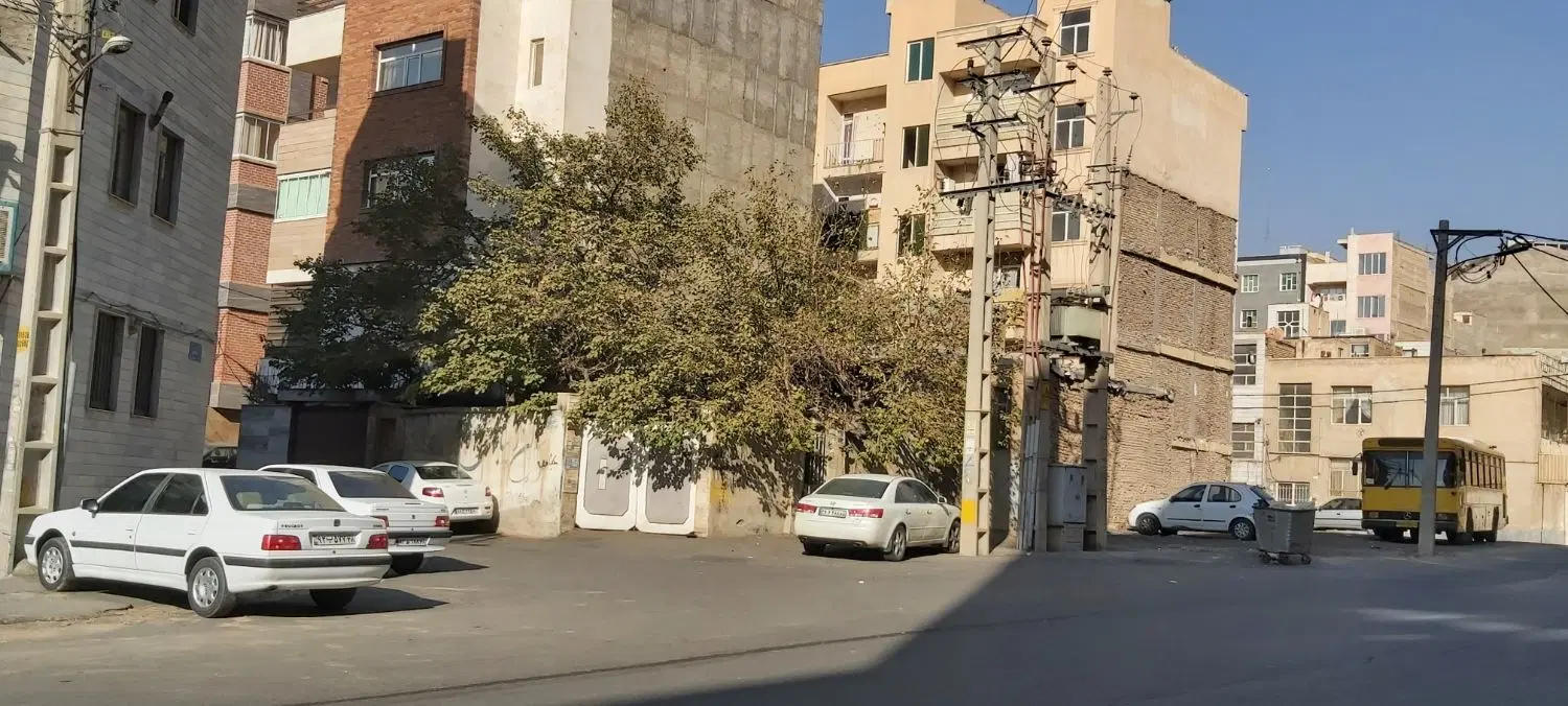 ملک کلنگی ۲۲۶ متر