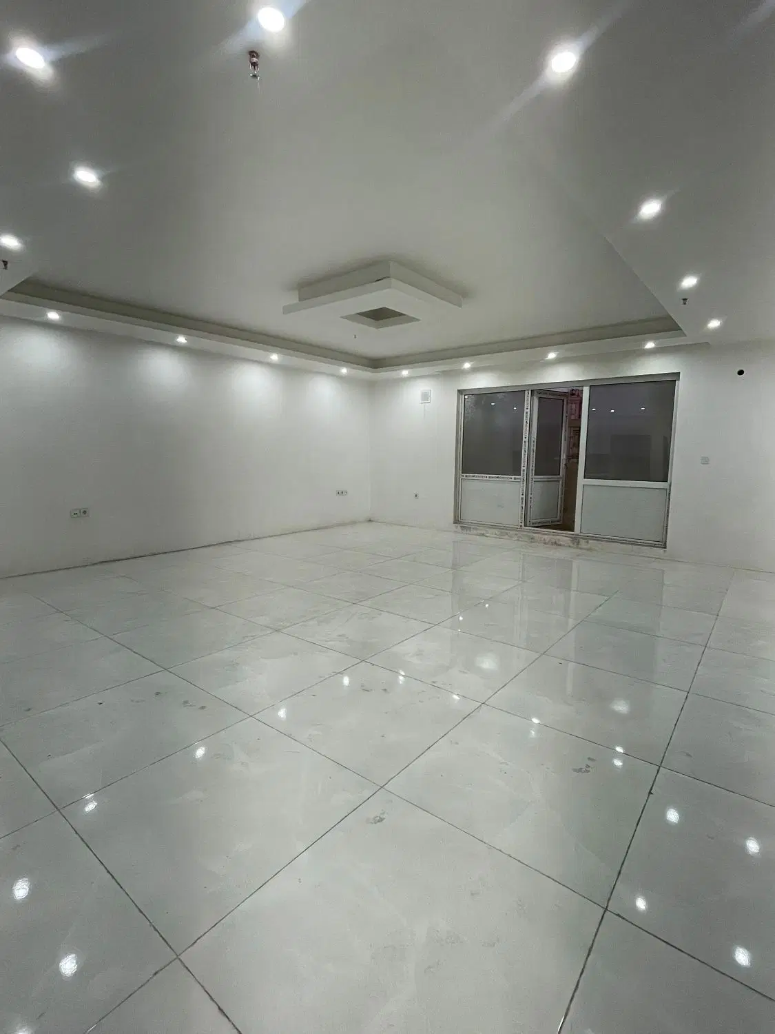 آپارتمان 110متر سال ساخت99 خواب2 طبقه4