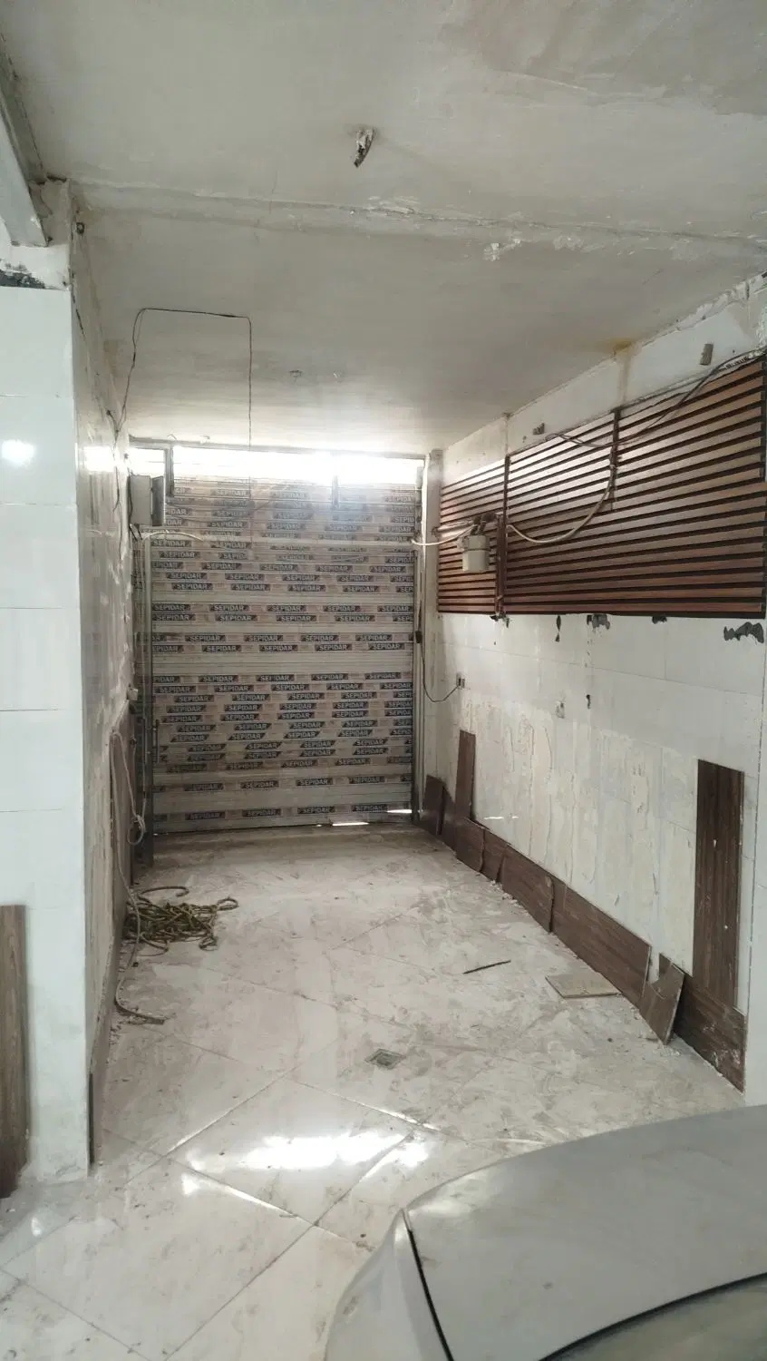 مغازه حاشیه میدان امام حسین