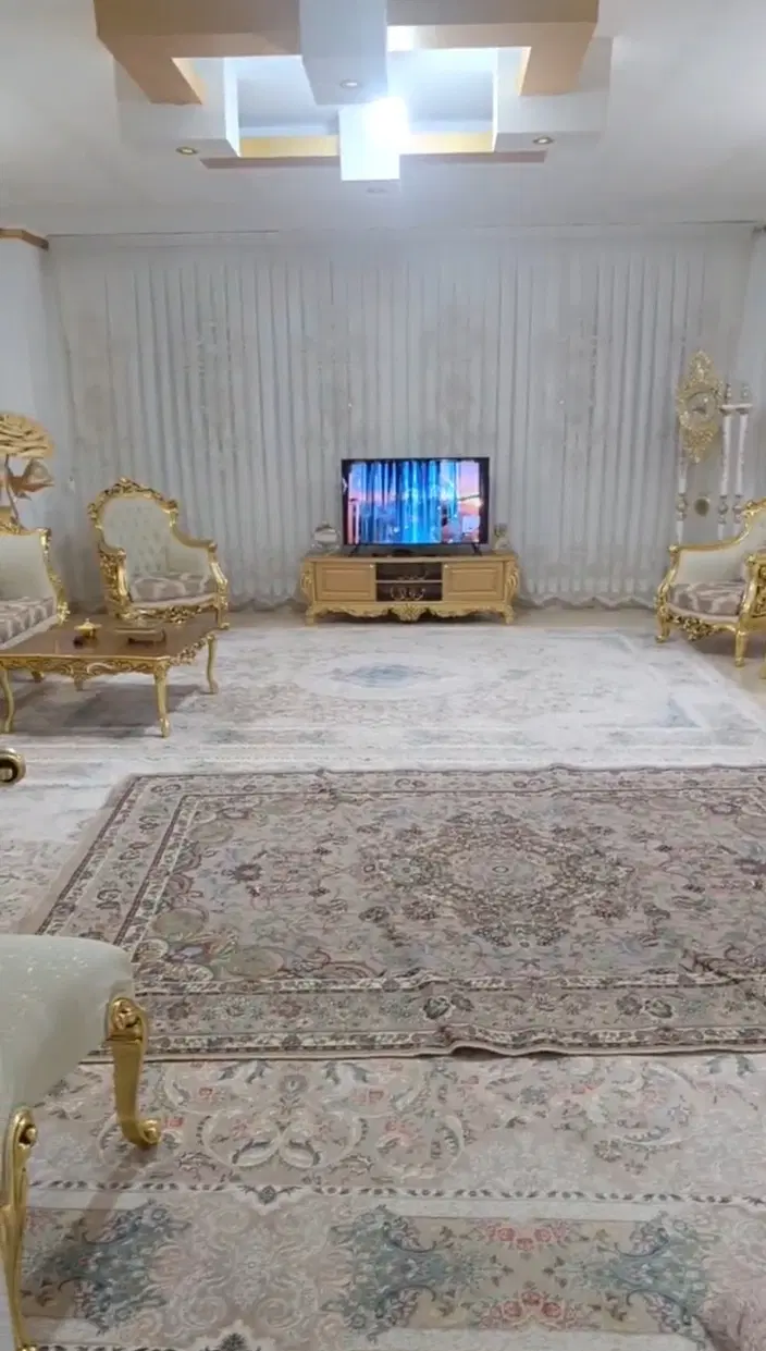 دو خوابه با نور گیر عالی