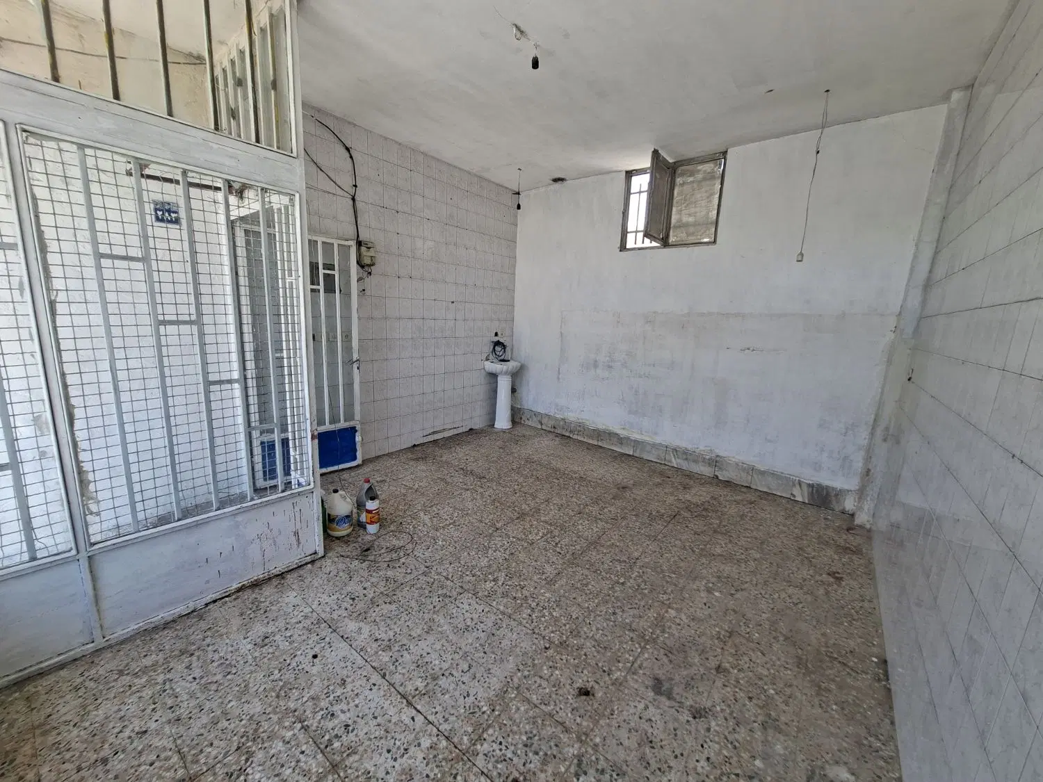 اجاره مغازه ۲۰ متری بر خیابان اصلی