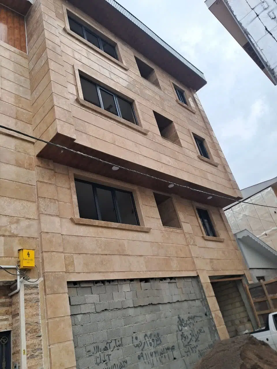واحد سند دار ۶۵متری مهدی زاده
