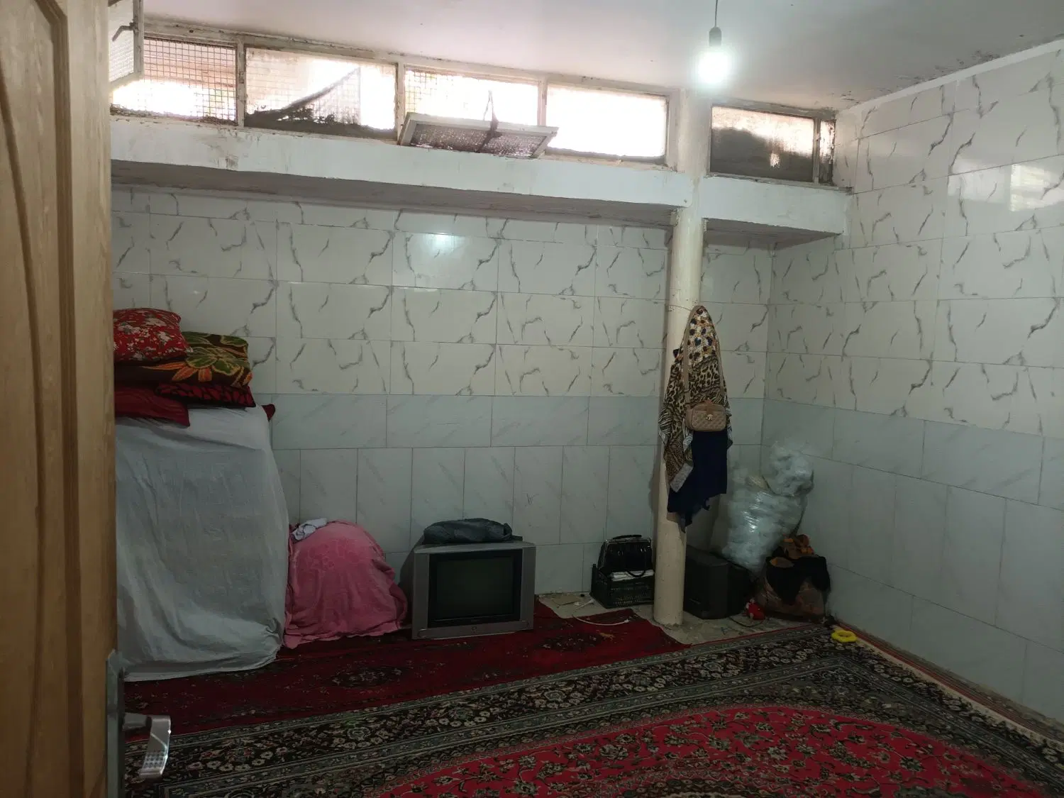 زیرزمین دربست، نزدیک مجتمع نور