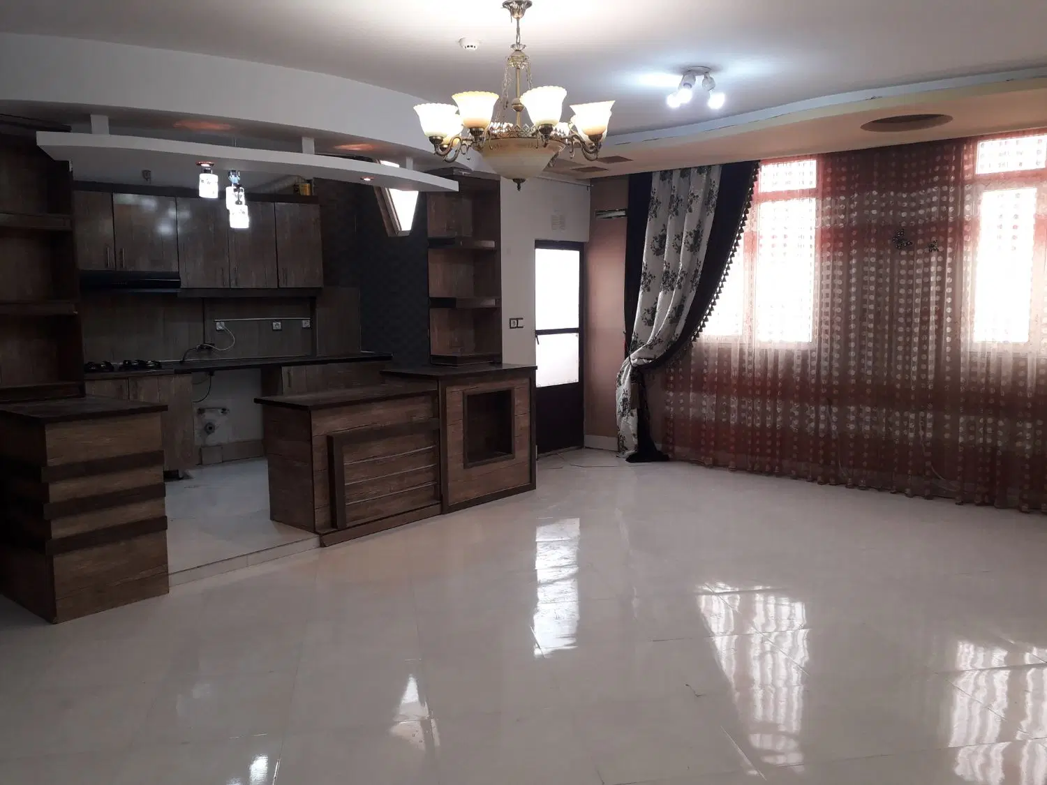اجاره آپارتمان۹۰متری طبقه۵ با آسانسور و پارکینگ