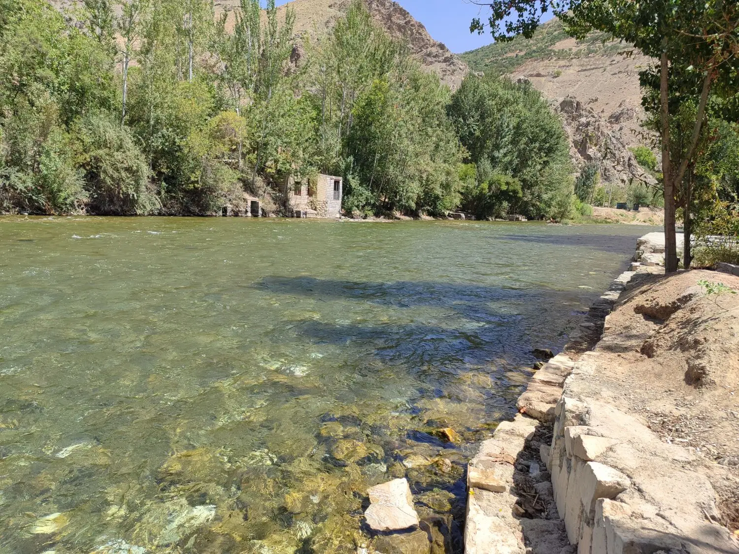 باغ 1000متری . مارکده