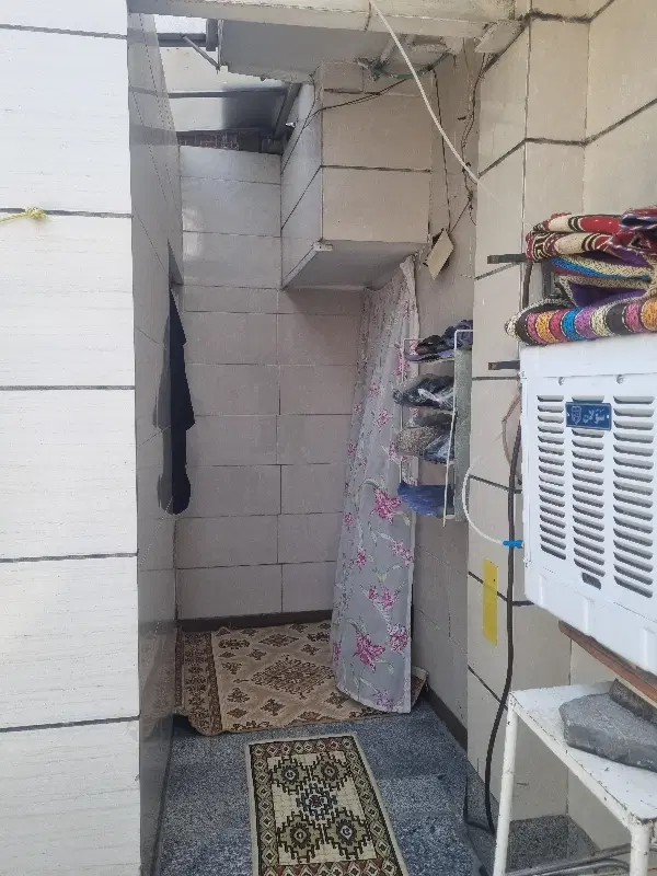 حصار مطهری خانه دونیم طبقه با پارکینگ مجزا