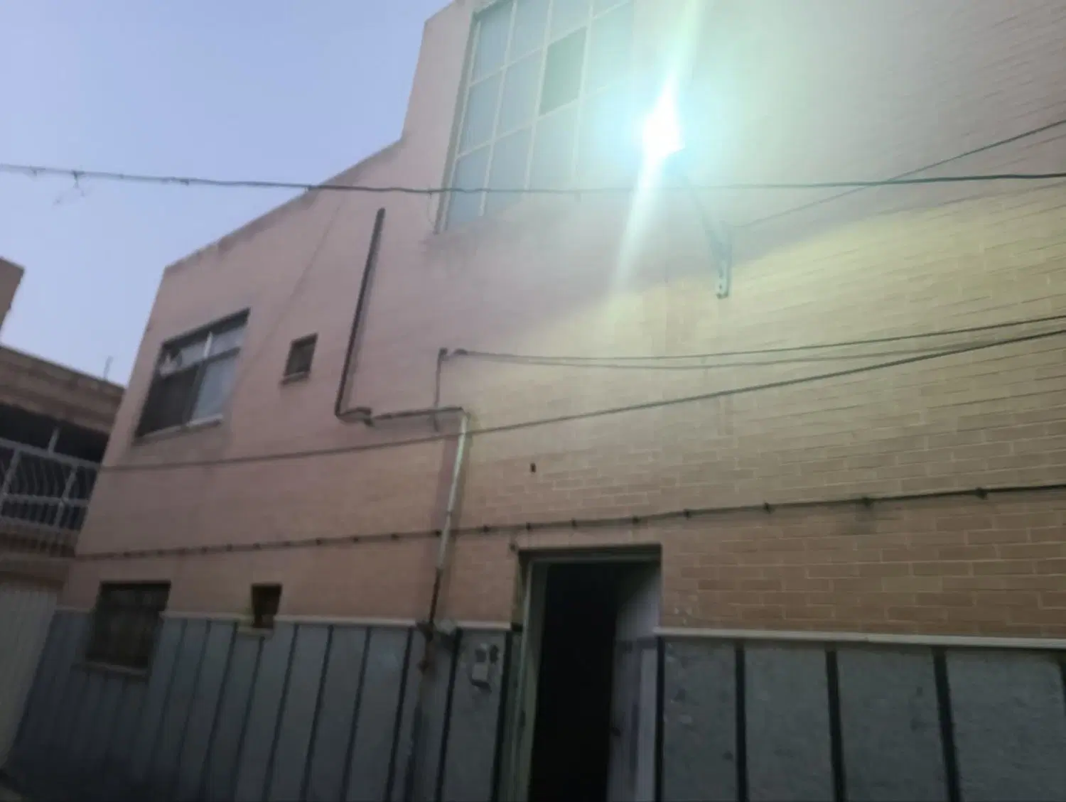 اجاره ۱۴۰ متری دوخوابه حیاط دار