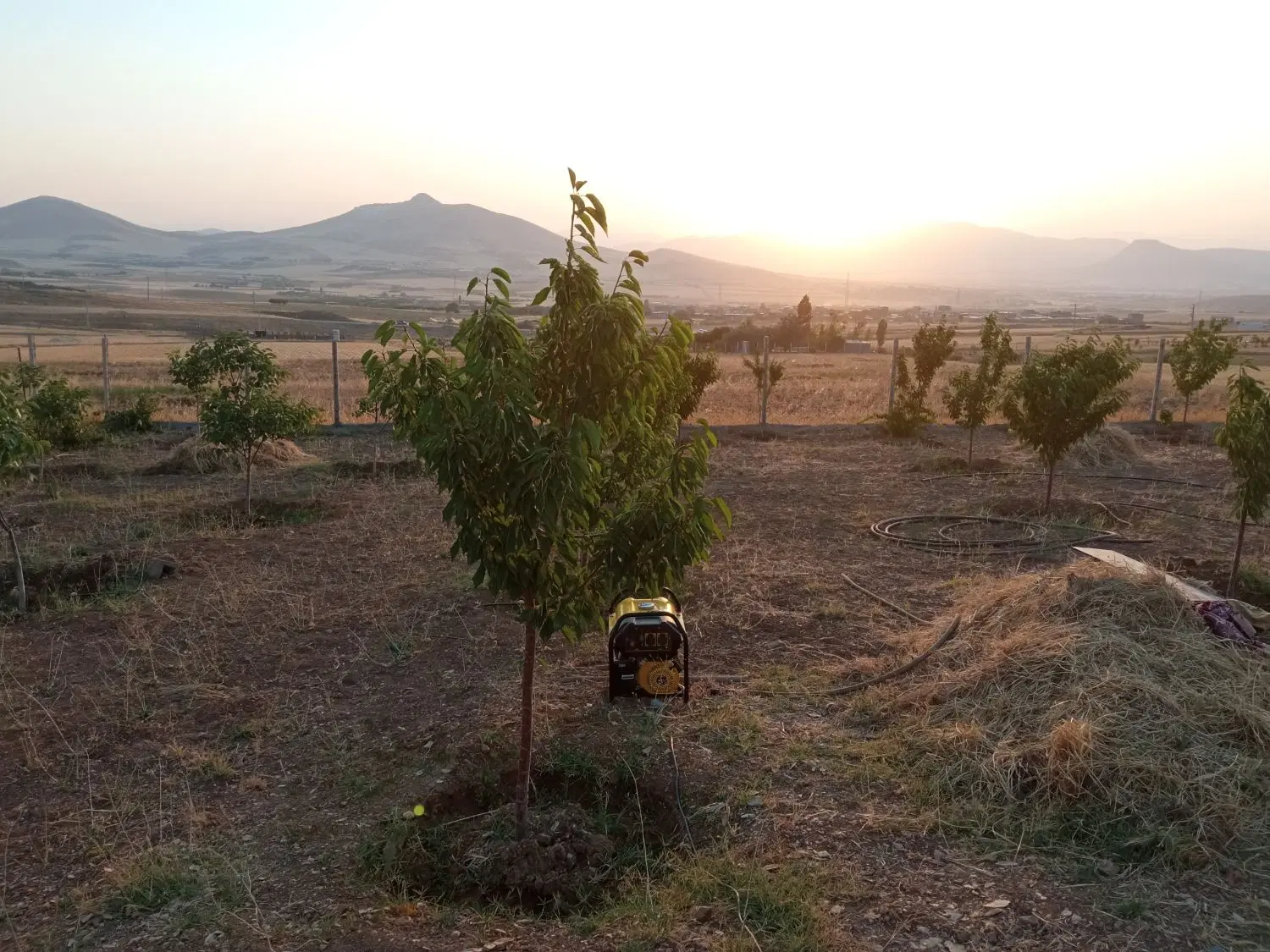 خانه باغ ۱۵۰۰ متری تبت دارای برق و اب