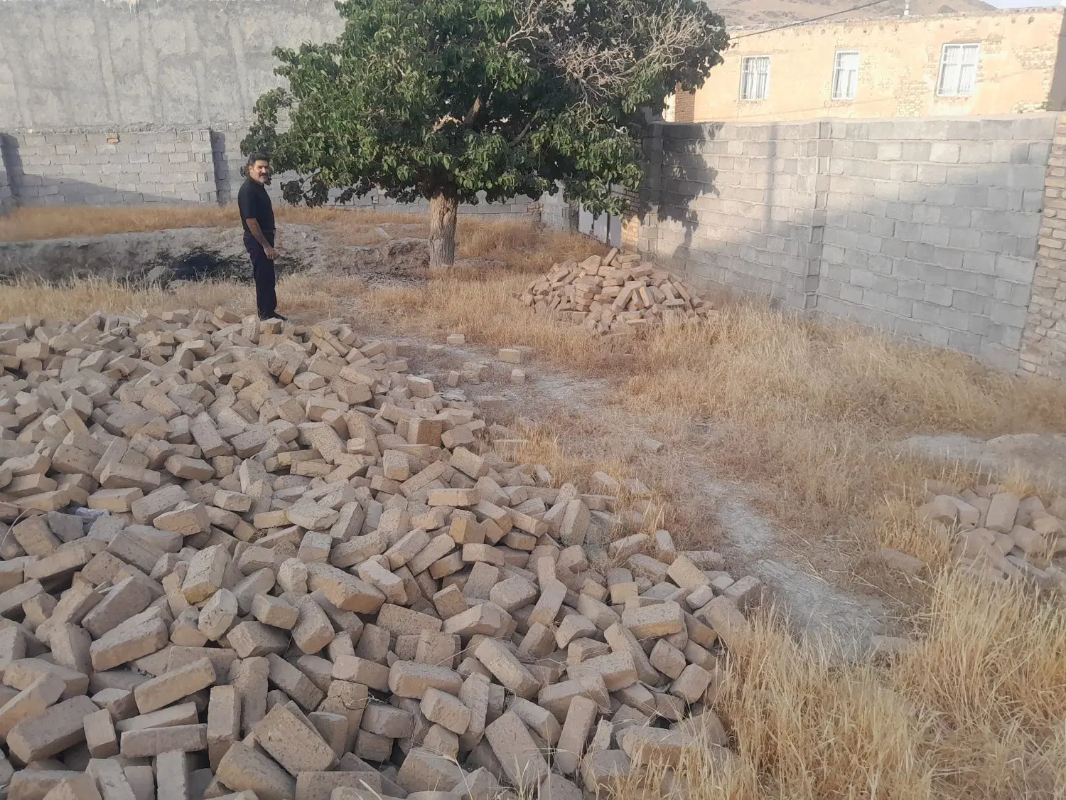 یک قطعه زمین ۴۰۰ متری در حسین آباد بغدادی