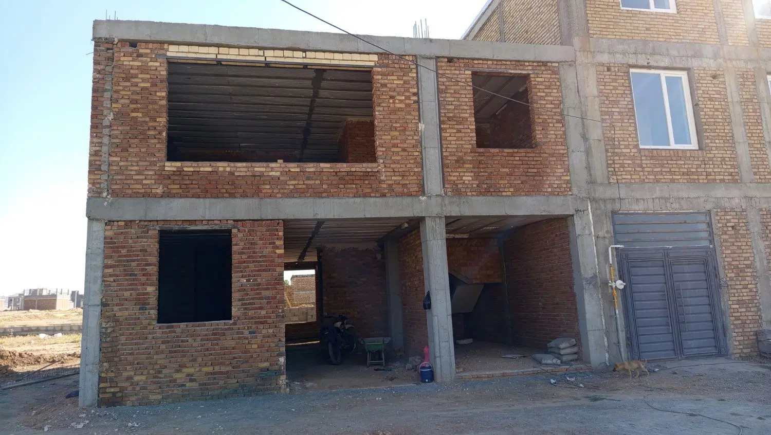 خانه نیمه کاره