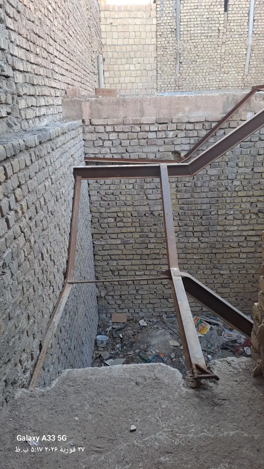 فروش زیزمین نیمساز