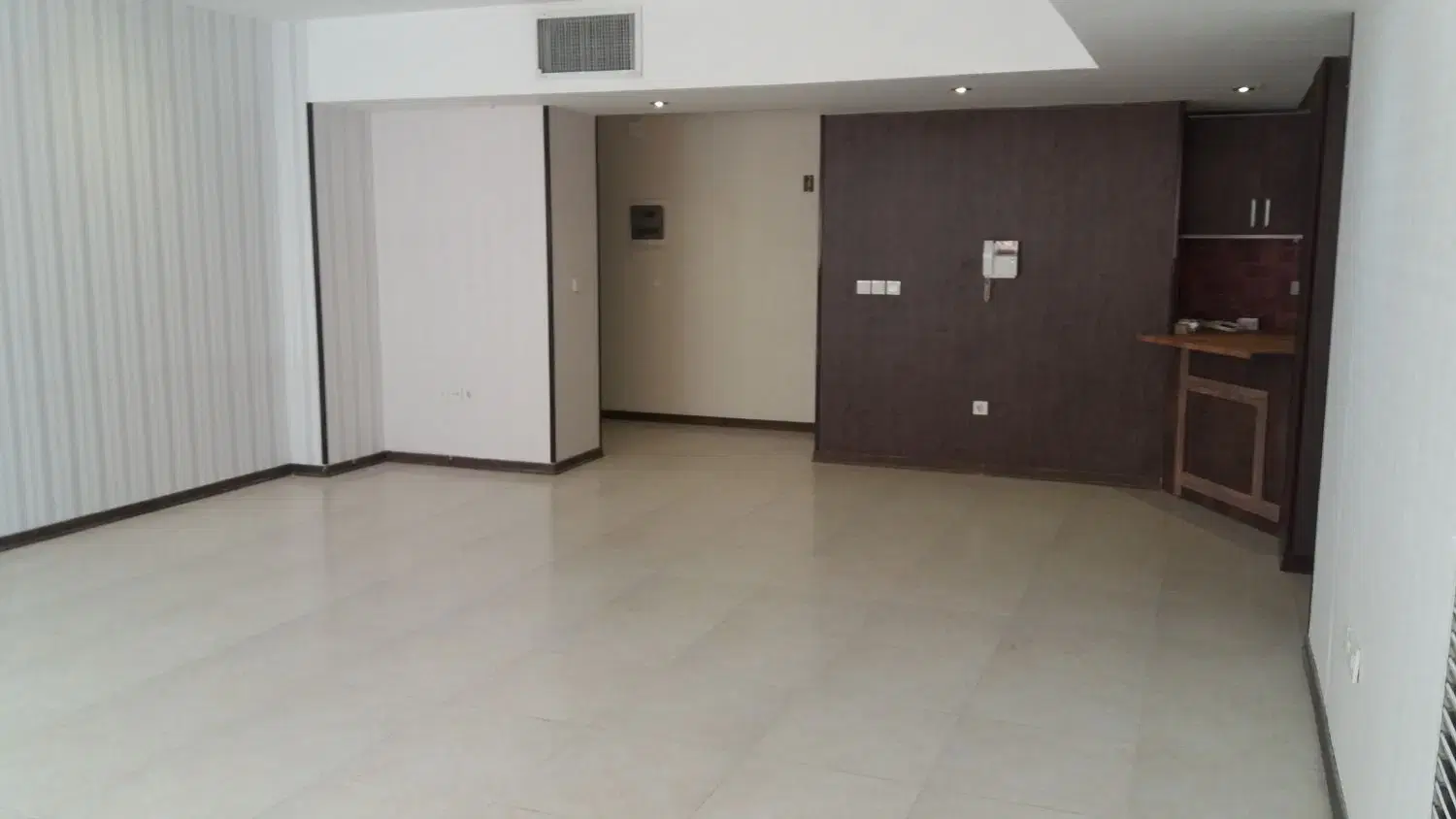رهن کامل آپارتمان .مجتمع مسکونی کوه نور