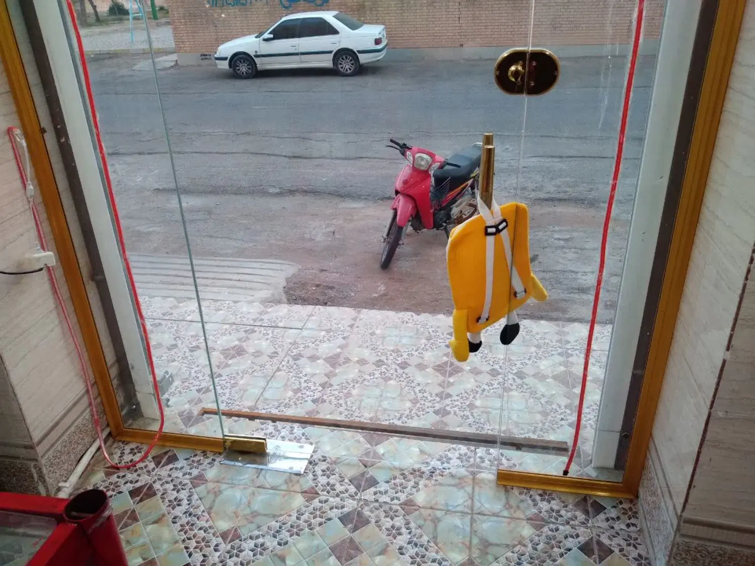 مغازه تجاری به_ متراژ ۱۷ متر_آزادگان