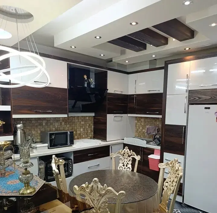 منزل ۳طبقه خیابان کارگر