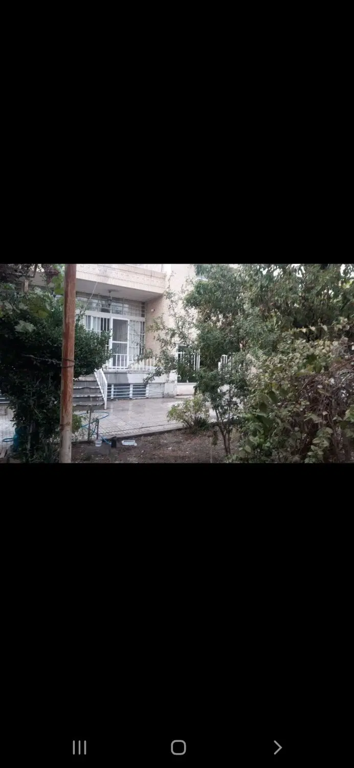 خانه ویلایی واقع در خیابان جی