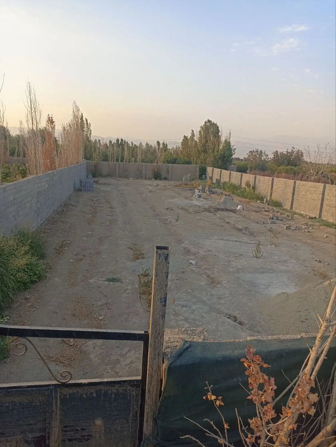 زمین باغی و کارگاهی