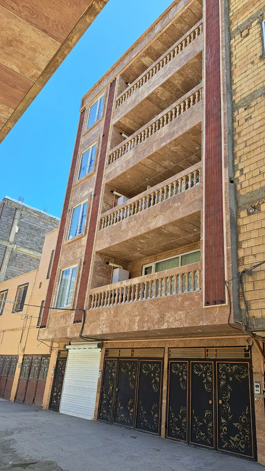 خانه دوشان داخل شهرک
